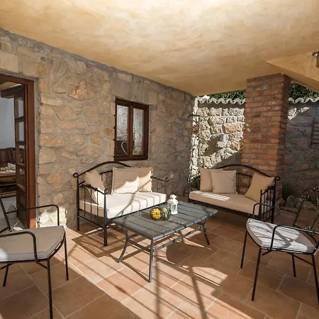 Hacienda Villa
